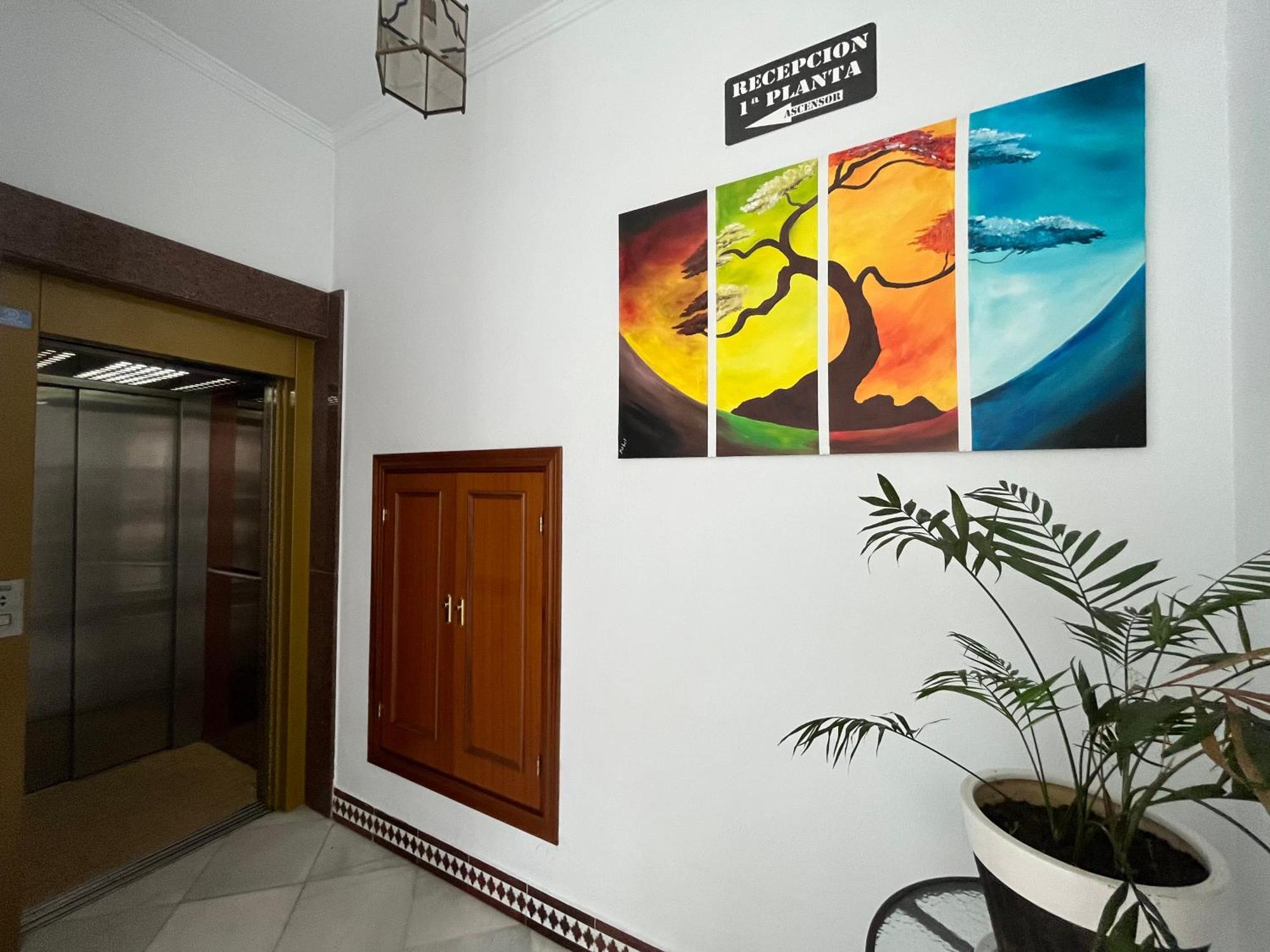 Hostel Conil كونيل ذي لا فرونتيرا المظهر الخارجي الصورة